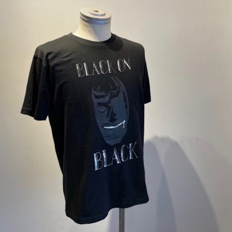 black on black Tシャツ